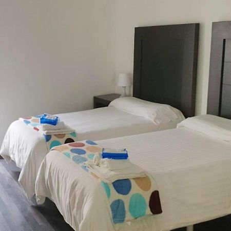 セビリア Residencia Viriatoホステル エクステリア 写真