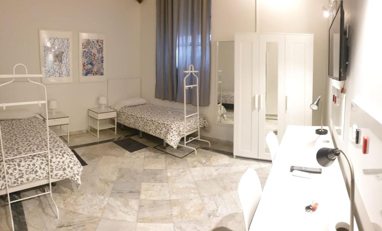 セビリア Residencia Viriatoホステル エクステリア 写真