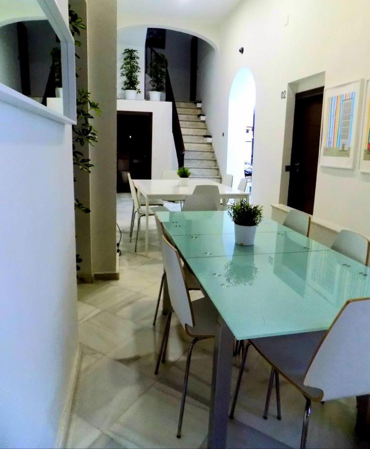 セビリア Residencia Viriatoホステル エクステリア 写真
