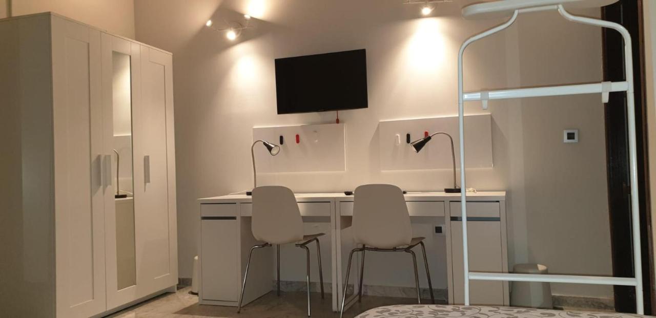 セビリア Residencia Viriatoホステル エクステリア 写真